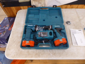 lot 36 image: Makita Combo Drill and Flashlight