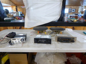 lot 53 image: Miscellaneous Car Electronics