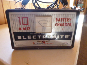 lot 70 image: Schumacher 10 AMP Electromite Battery Charger