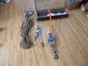 lot 76 image: Garage Items