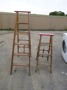 lot 83 image: 2 Wooden Ladders