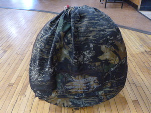 lot 104 image: Ameristep Multi-Season Dog House Pack-In Blind.