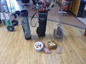 lot 152 image: Golf Clubs and Bag