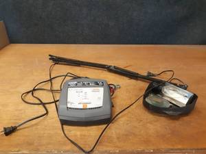 lot 715 image: Schumacher Speed Charge 10A 6V  12V Charger and Articulating Magnifying Light