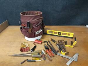 lot 770 image: Tool Bucket Caddy and Lot of Hand Tools