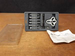 lot 778 image: NAPA Evercraft Steering Wheel Puller Kit Part No. 775-3900