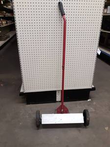 lot 792 image: 22 Magnetic Sweeper