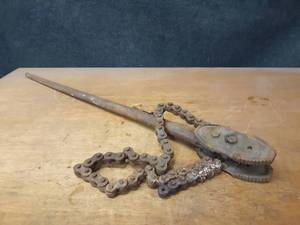 lot 813 image: VULCAN no. 33-12 Chain Pipe Tong Wrench 1 to 6