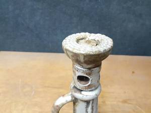 lot 828 image: Vintage 12 Screw Jack - Has tag attached WN