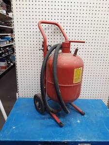 lot 832 image: Sandblasting Pot - about 28 x 12 x 12