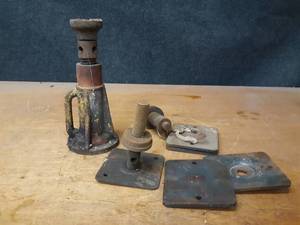 lot 846 image: Screw Jack (about 12 tall) and Mmore