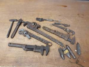 lot 866 image: Lot of Pipe Wrenches and More