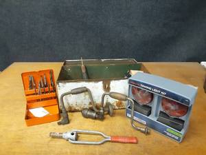 lot 876 image: Magnetic Towing Light Kit, Toolbox, Drill Bits, Percussive Drill Handle Chuck and More