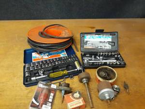 lot 885 image: Lot of Sockets Sets, Hole Saw Bits and More
