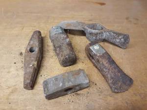 lot 887 image: Lot of Maul and Axe Heads
