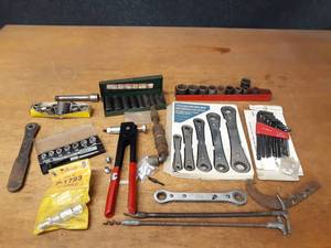 lot 891 image: Lot of Impact Sockets, Rivet Gun and Ratcheting Wrenches