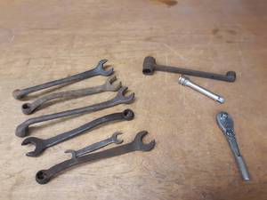 lot 893 image: Lot of Antique FORD Wrenches, FORDSON, Snap-On and Craftsman
