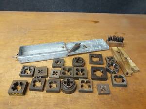 lot 898 image: Lot of Large Threading Dies - Up to 1-14