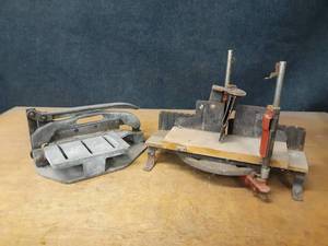 lot 901 image: Vinyl Plank Cutter and Stanley No. 60 Miter Box