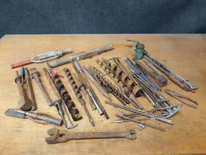 lot 911 image: Lot of Large Spiral Drill Bits - Longest is about 19 Long, Jack Hammer Bits and More