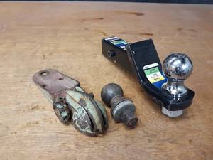 lot 923 image: Unused 2 Drop Hitch w 2 Ball for 2 Receiver and Trailer Hitch
