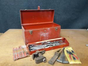 lot 936 image: Vintage PROTO Tool Box w Wrenches and More