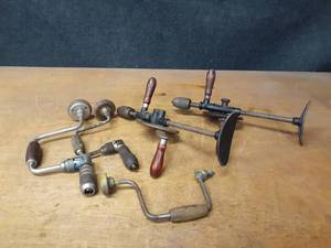 lot 940 image: Lot of Antique Hand Drills