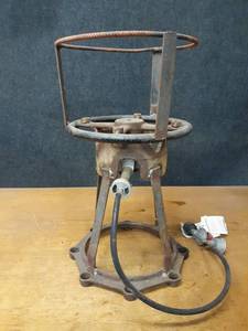 lot 942 image: Outdoor LP Gas Melting Stand - Can Hold a Pot up to 12 Diameter