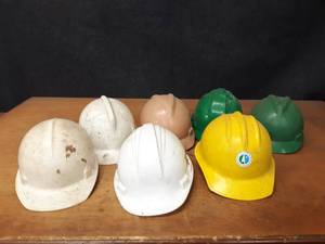lot 943 image: Lot of (7) Assorted Hard Hats