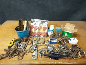 lot 954 image: Lot of Garage Supplies and More