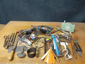lot 970 image: Large Lot of Assorted Tools