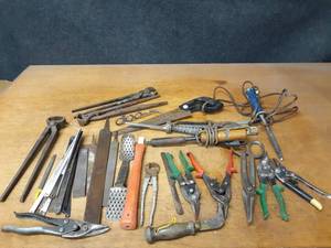 lot 971 image: Large Lot of Assorted Tools