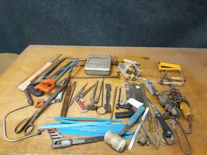 lot 972 image: Large Lot of Assorted Tools