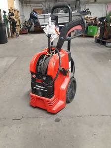 lot 708 image: Snap-On 2000 PSI Electric Pressure Washer