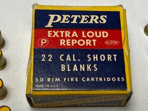 lot 108 image: (20) Peters Extra Loud Reoprt .22-C...