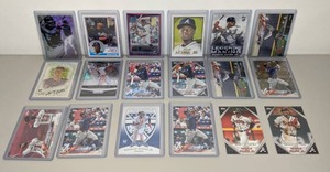 lot 23 image: Mixed lot of (18) Ronald Acuna JR Baseball Cards