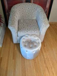 lot 204 image: Adorable Geometric Patterned Chair and Ottoman