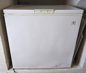 lot 169 image: GE Chest Freezer Model FCM 7DAA WH