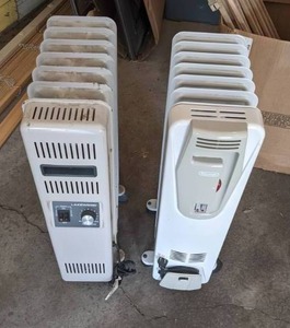 lot 37 image: Lot of (2) Electric Heaters Lakewood & Delonghi