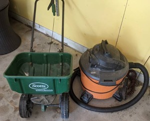 lot 41 image: Scotts Seeds Spreader & Ridgid ShopVac