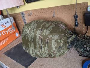 lot 43 image: Red Rock Outdoor Gear Camo Ghillie Suit - MediumLarge