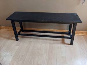 lot 215 image: Simple Wooden Bench (18x42x12)