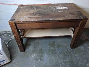 lot 160 image: Wood desktable - DIY Project Idea 