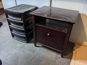 lot 167 image: Wood File Cabinet and Plastic Drawer Organizer