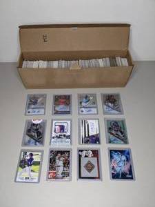 lot 70 image: Fantastic Baseball Cards Some with Autographs Lot 918