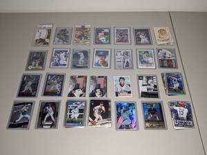 lot 89 image: Fantastic Baseball Cards - Some with Autographs Lot 1518
