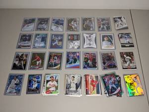 lot 90 image: Fantastic Baseball Cards Lot 1618