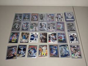lot 65 image: Fantastic Baseball Cards Yankees Lot 418
