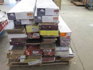 lot 30 image: pallet lot of misc flooring ...