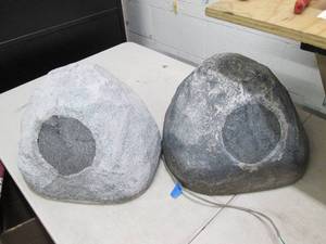lot 62 image: 2 speakercraft rock speakers ...
